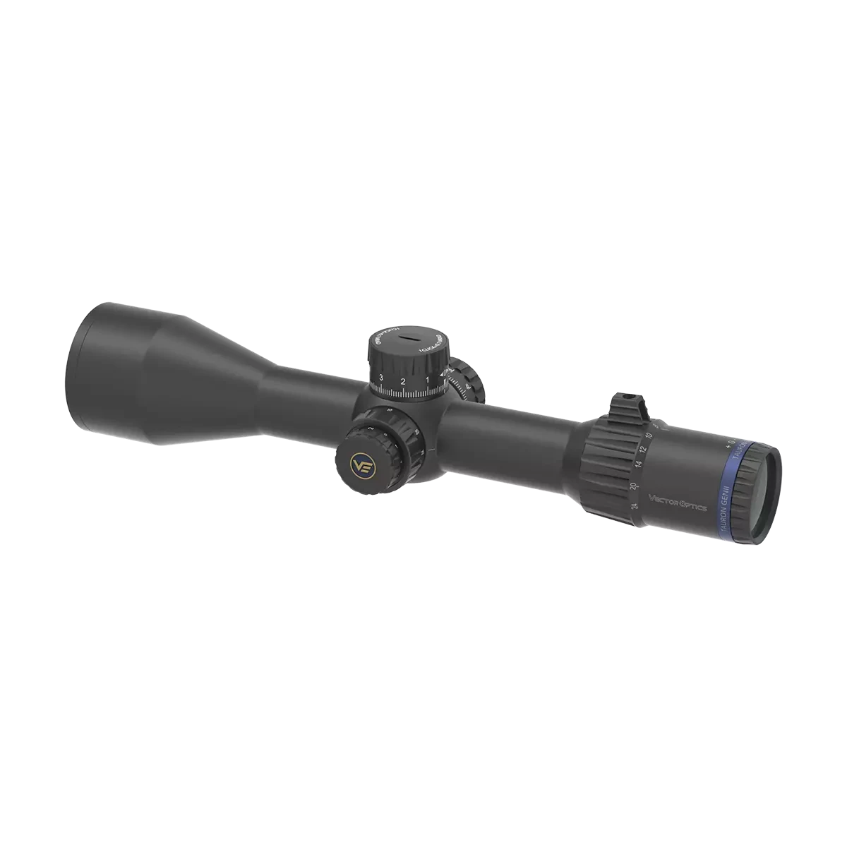 Rückseitige Perspektive des Tauron 3-24x56 ED SFP Zielfernrohrs mit blauer Akzentlinie und ergonomischem Zoomring.