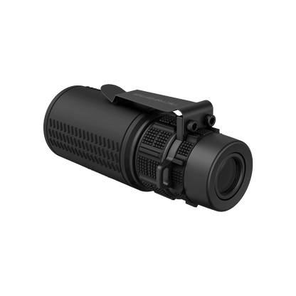 Kompaktes Paragon 8x42 Monokular mit IP67-Schutzklasse, rutschfester Griffstruktur und präziser Fokuseinstellung für unterwegs.