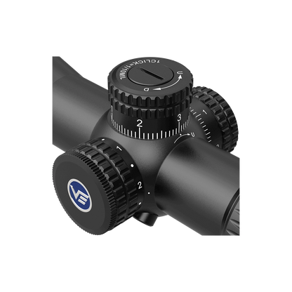 Detailansicht des Veyron 2–8×32 IR Zielfernrohrs mit taktischen Einstelltürmen für Höhen- und Seitenverstellung. Robuste Verarbeitung für den Einsatz im Feld.