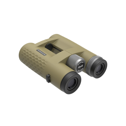 Paragon 10x42 HD Fernglas mit zentralem Fokussierrad und robuster Bauweise. Wasserdicht und nebelresistent für zuverlässige Outdoor-Nutzung.