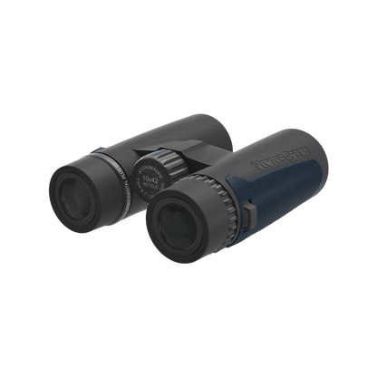 Hochwertiges Vector Optics Continental Plus 10x42 ED Fernglas mit drehbaren Augenmuscheln und klarer Linsenbeschriftung für komfortables Sehen.
