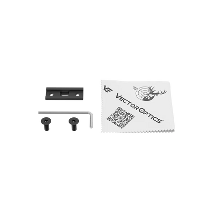 Lieferumfang des Maverick-IV 3x22 Magnifier mit Montagezubehör, Reinigungstuch und Werkzeug für einfache Installation.
