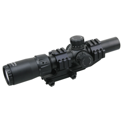 LPVO FFP Zielfernrohr Mustang 1-4x24 von Vector Optics mit seitlichen Picatinny-Schienen und MOA-Verstelltürmen für taktische Anwendungen.