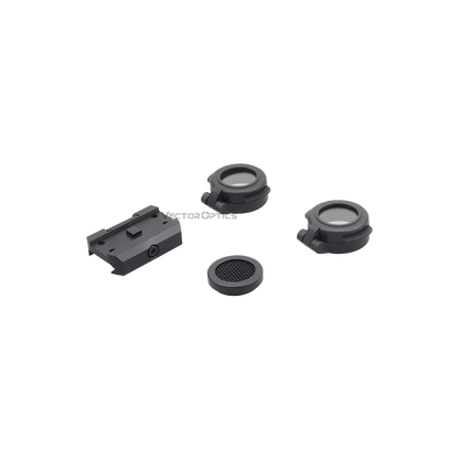 Zubehör des Maverick IV 1x20 Reflexvisiers inklusive Montageplatte, Linsenabdeckungen und Anti-Reflexfilter für vielseitige Nutzung.