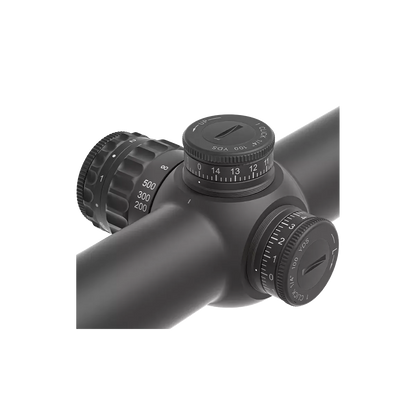 Detailansicht der Verstelltürme des Continental x6 5-30x56 SFP Fiber SCOL-66 für präzise Höhen- und Seitenkorrektur beim Schießen.