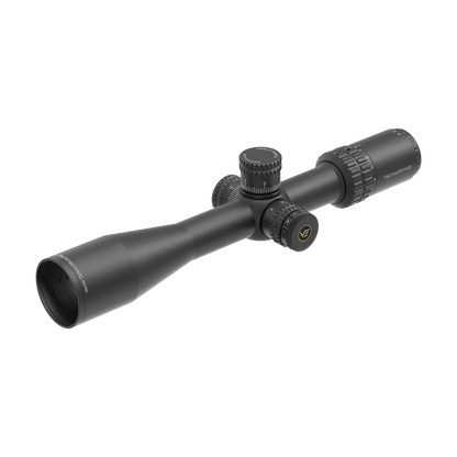Seitliche Ansicht des Orion Pro MAX HD 4-16x44 Zielfernrohrs mit präzisen Einstelltürmen und mehrfachvergüteter Optik für taktischen Einsatz.