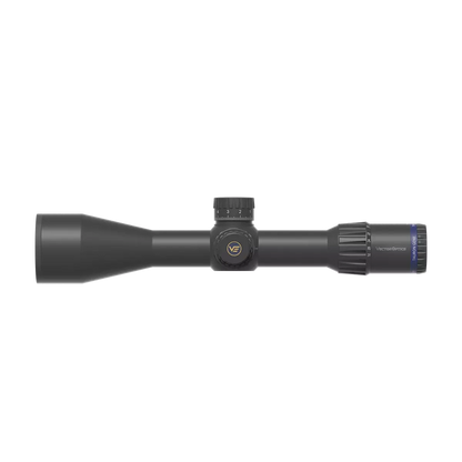 Tauron 4-32x56 ED SFP Zielfernrohr mit großem Objektiv und präzisem Seitenrad für höchste Zielgenauigkeit bei Jagd und Sport.