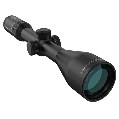 Detailansicht des Grizzly Pro Zielfernrohrs mit 3–12-facher Vergrößerung und 56mm Objektiv für klare Sicht bei der Jagd. Ideal für MPVO SFP Anwendungen.