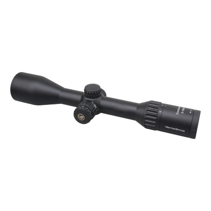 Schrägansicht des Continental x6 3-18x50 Zielfernrohrs mit SFP-Optik und Zero-Stop-Funktion für wiederholgenaue Einstellungen.