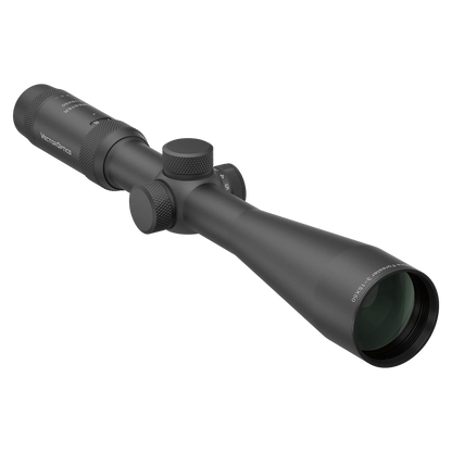 Forester 3-15x50 SFP Zielfernrohr mit robustem Gehäuse und VFD-2 Absehen, geeignet für präzises Schießen auf mittlere Distanzen.