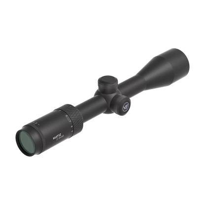 Seitliche Ansicht des Matiz 3–9×40 SFP Zielfernrohrs mit griffigem Zoomring und präziser Justierung für mittlere Schussdistanzen.