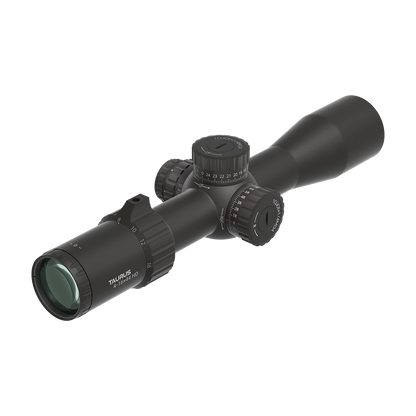 Tauron 4-16x44 HD Zielfernrohr mit fein justierbarem Parallaxenausgleich und FFP-Absehen für höchste Zielgenauigkeit.
