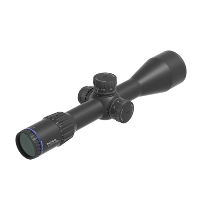 Hochwertiges Tauron 4-32x56 ED SFP Zielfernrohr mit ergonomischem Design und präziser Höhenverstellung für Sportschützen und Jäger.