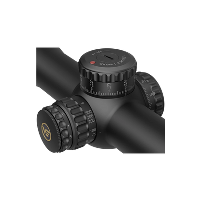 Detailaufnahme der taktischen Türme des Continental x6 5-30x56 FFP Zielfernrohrs mit klarer Skalierung und Zero Stop Mechanismus.