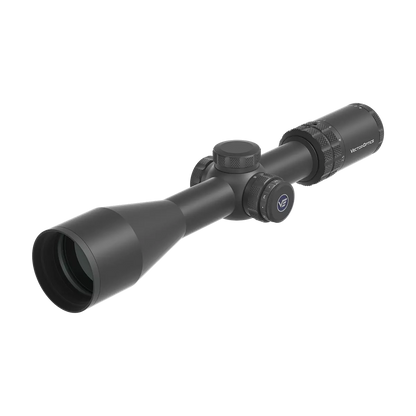 Grizzly 2.5-15x50i HD Zielfernrohr mit taktischen Verstelltürmen und großem Objektiv für exakte Zielerfassung im Jagd- und Schießsport.