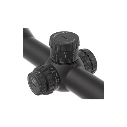 Detailansicht der Türme des Tauron HD MIL FFP Zielfernrohrs mit klarer MIL-Skalierung für präzise Korrekturen im PRS-Einsatz.