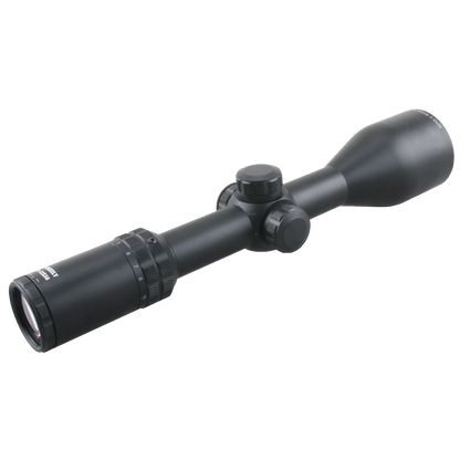 Seitliche Ansicht des Grizzly 3–12×56 Zielfernrohrs mit verstellbarem Okular und wetterfestem Design für den Jagdeinsatz.
