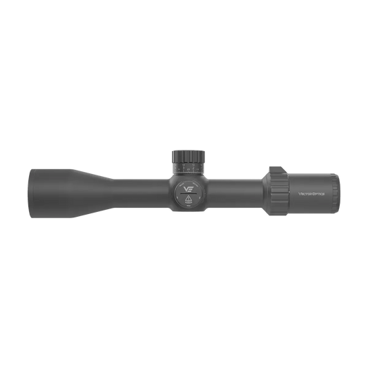 Tauron 6-24x50 HD Zielfernrohr - MIL FFP mit taktischem Höhen- und Seitenverstellturm für Long-Range-Schießen in Seitenansicht.