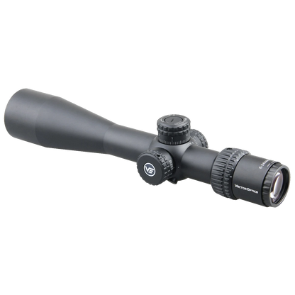 Seitliche Ansicht des Veyron 6-24x44 FFP Zielfernrohrs mit kompaktem Design und klarer Optik für präzise Zielerfassung auf weite Distanzen.