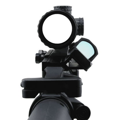 Frontansicht der Montage 45° MGT (RMSc) mit Red Dot auf Picatinny-Schiene. Perfekte Backup-Sichtung für präzise Zielverfolgung.