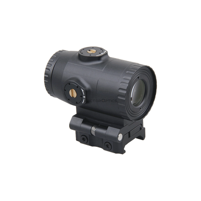 Seitliche Ansicht des 3x Magnifier Paragon von Vector Optics mit präziser Justierung und stoßfestem Design für den Einsatz im CQB-Bereich.