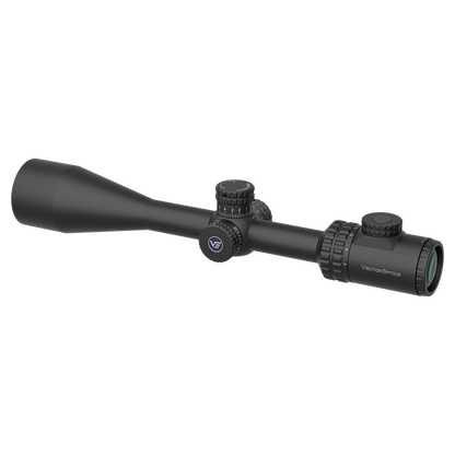Seitliche Perspektive des Hugo 6-24x50GT SFP Zielfernrohrs von Vector Optics mit fein einstellbaren Türmen und mattschwarzem Finish.