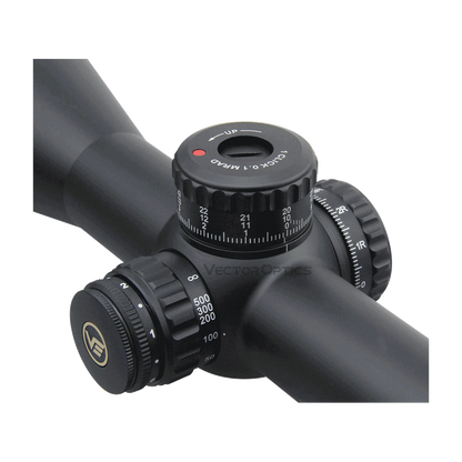 Detailansicht der Türme des Continental x6 4-24x56 VCT FFP Zielfernrohrs mit klarer Skalierung und robustem Design für präzise Höhen- und Seitenverstellung.
