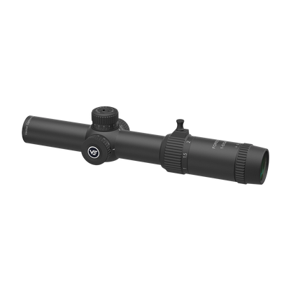 Seitliche Ansicht des Forester 1–5×24 SFP Zielfernrohrs mit Vergrößerungshebel und kompaktem Design für Jagdwaffen.