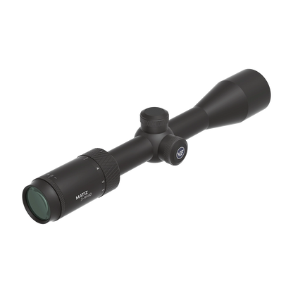 Rückseitige Ansicht des Matiz 3–9×40 SFP Zielfernrohrs mit Zoomring und Dioptrienausgleich. Perfekt für Sportschützen und Jäger.